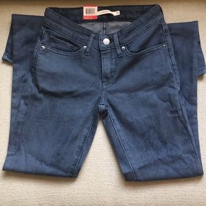 Levi’s Mid Rise Skinny Size 24